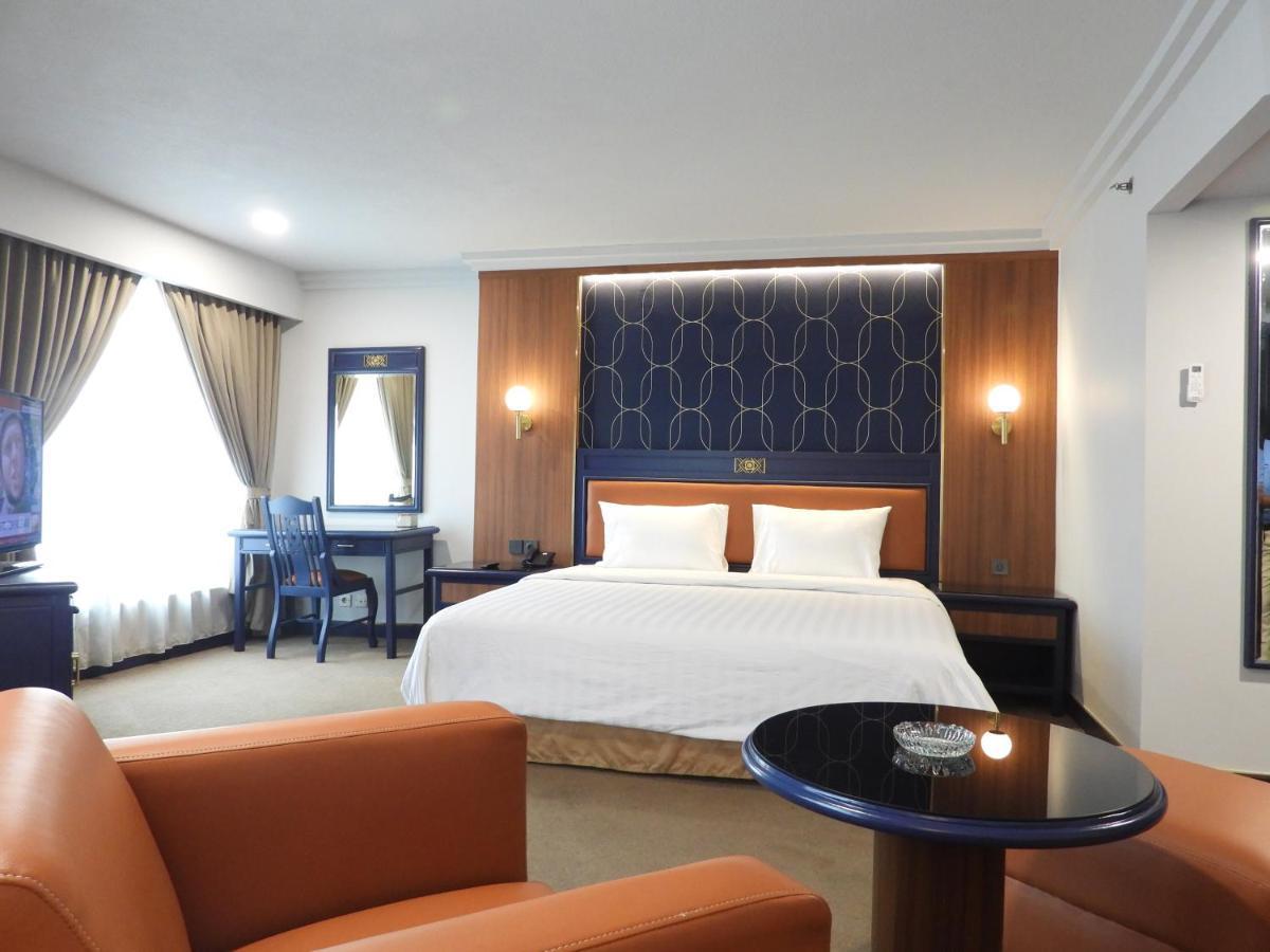 Maxwell Hotel Джакарта Екстериор снимка